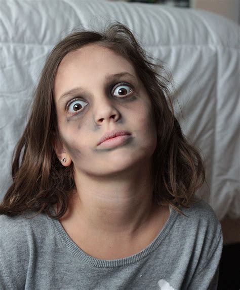 Kid Friendly Zombie Makeup - Mugeek Vidalondon