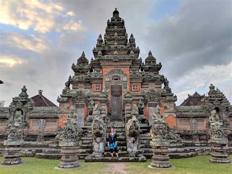 Village Temple in Bali – utpalasia