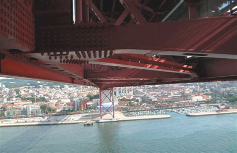 Structurae [en]: Tagus River Bridge