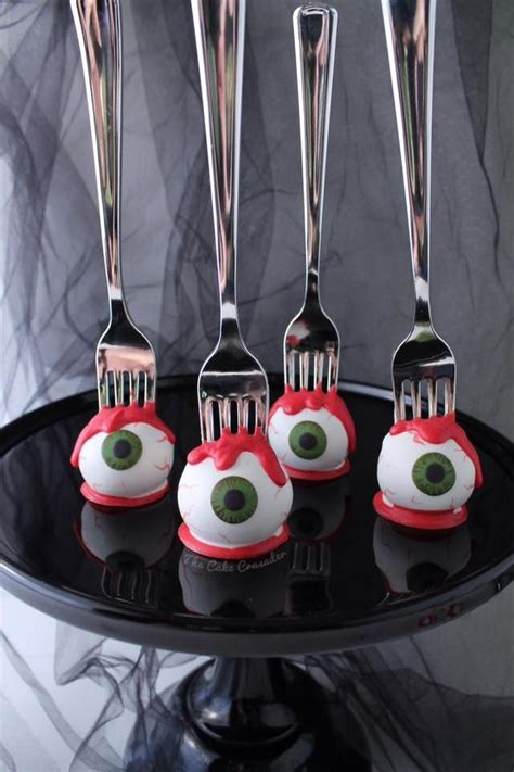 Eyeball Cake Pops. Halloween treats | Halloween treats easy, Halloween treats, Halloween food treats