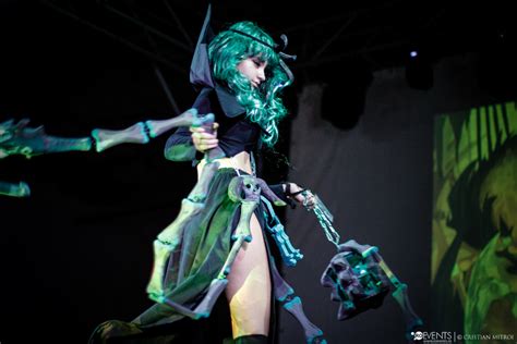 Female Thresh Cosplay 2014 by KiddaxD on DeviantArt