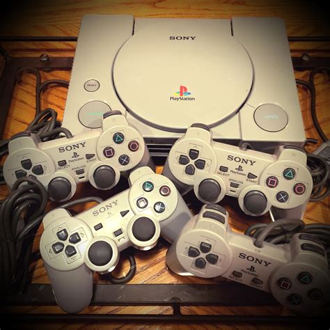 Pretty average price, but scored a psx and 4 controllers for $20! : r/psx