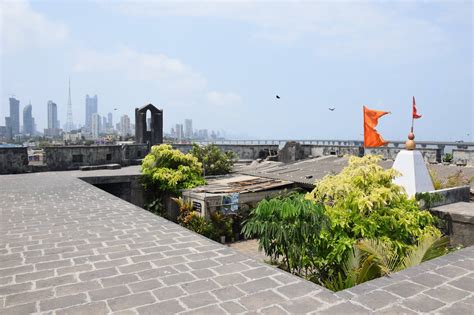 Worli Fort, Mumbai, Maharashtra, Tourism, 2021 | Fort, How to reach Worli Fort, Timing, Things ...