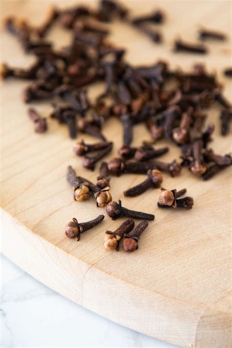 What Are Cloves, and How to Use Them