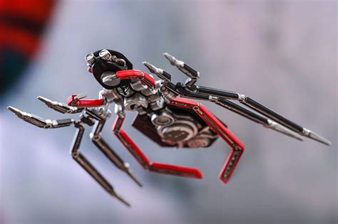 Hot Toys 'Spider-Man: Far From Home' Drone | HYPEBEAST Spiderman Spider ...