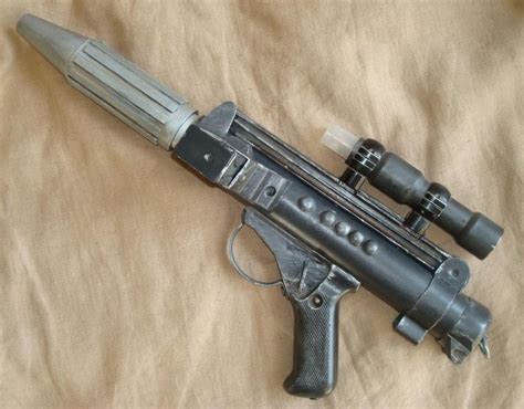 DH-17 blaster prop – Living History in the Star Wars Galaxy