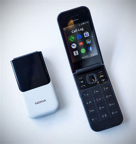 Nokia 2720 Flip Wants to Bring Back the Classic Design, But with Modern ...