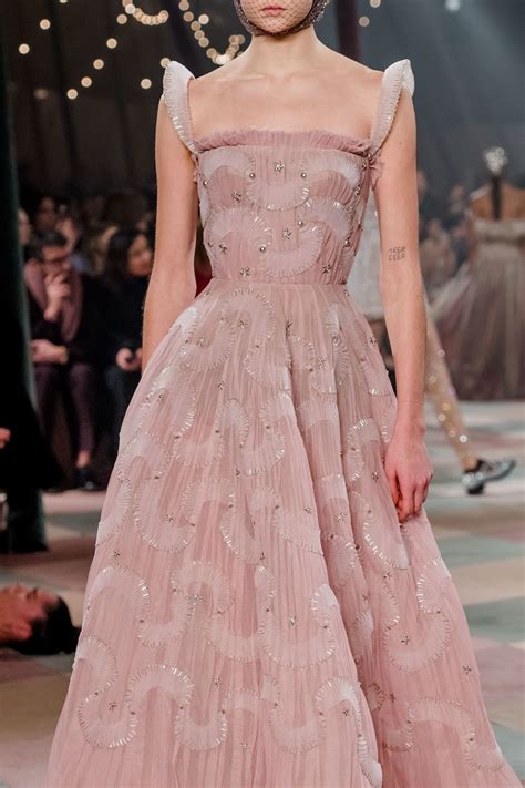 Christian Dior Spring 2019 Couture Collection - Vogue | Dresses ...