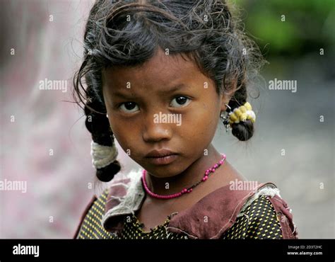 Indo mongoloid hi-res stock photography and images - Alamy