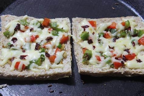 Capsicum cheese toast sandwich recipe | Quick cheese toast recipe