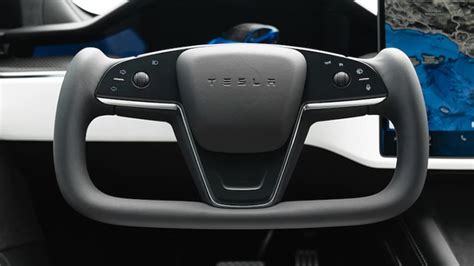 The 2022 Tesla Model S Plaid’s Steering Yoke: Pros and Cons Review