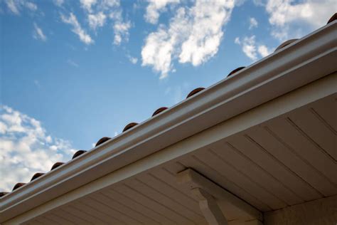 What Are Seamless Gutters? (2024 Guide)