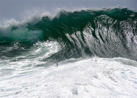 Surf's up! Monster waves hit Calif. - Photo 2 - Pictures - CBS News