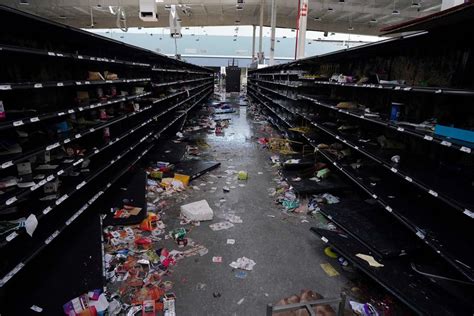 In hurricane-ravaged Acapulco, worries for food and water - November 3, 2023 | Reuters