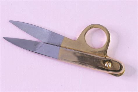 11 Types of Sewing Scissors - Every Sewer Needs | TREASURIE