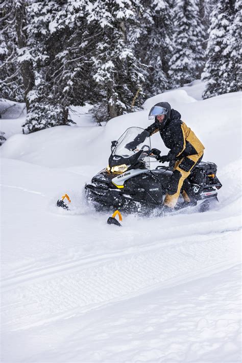 New 2023 Ski-Doo Skandic SE 900 ACE ES Silent Cobra WT 1.5 Track 24 in. | Snowmobiles in ...