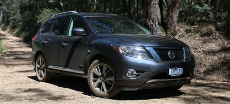 Nissan pathfinder hybrid test drive