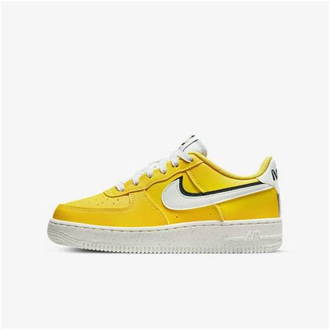 Yellow Air Force 1 Shoes. Nike.com