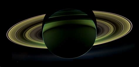 New Cassini Image of Saturn and its Rings