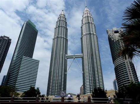 Petronas Twin Towers Time to Witness Some Architectural Beauties | Found The World