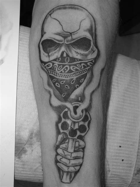 skull with gun tattoo by GrizzlyGreenEyes on DeviantArt