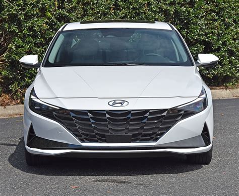 2023 Hyundai Elantra Hybrid Limited Review & Test Drive