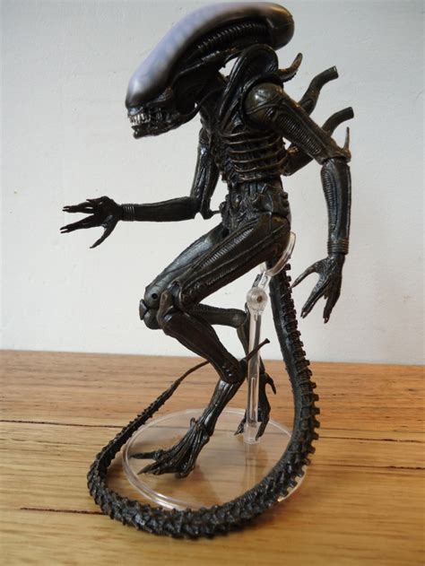 NECA Alien Series 6 – Alien Isolation Xenomorph Review - Alien vs ...