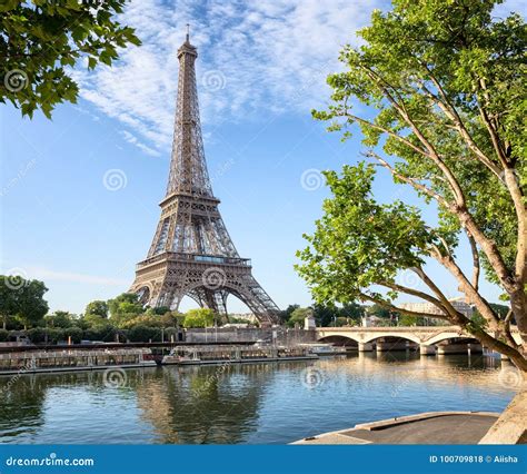 Seine in Paris with Eiffel Tower on Sunrise Stock Photo - Image of landmark, famous: 100709818