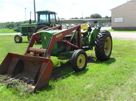 1968 John Deere 820 Tractors - Utility (40-100hp) - John Deere MachineFinder