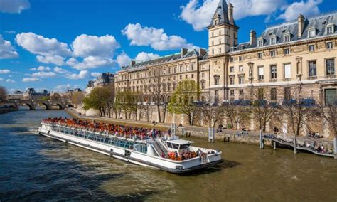 Seine River Cruise Paris - Tickets & Tours 2024 | isango.com