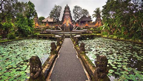 Ubud Water Palace: A Guide To This Unique Bali Temple