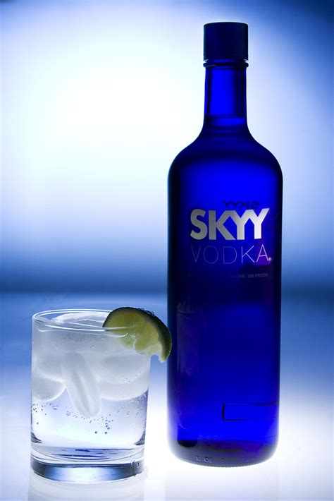 Sky Vodka 1 | Lighting info: One AB800 behind the bottle and… | Flickr