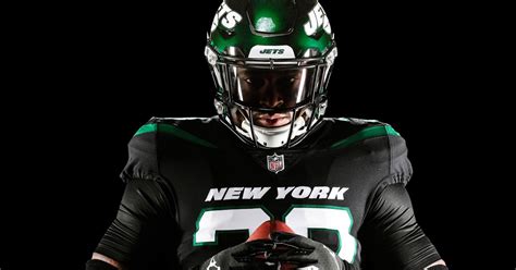 New York Jets Officially Unveil New Uniforms & Helmets (PICS)