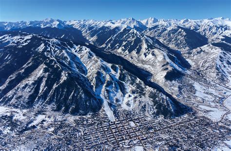 Aspen, Colorado: Ski 2020 | Leader's Edge Magazine