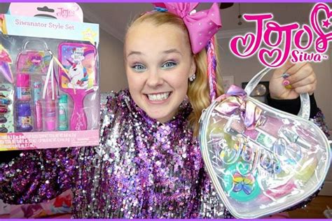 Urgent Recall Issued After Tween Star Jojo Siwa's Makeup Tested Positive For Asbestos - B&T