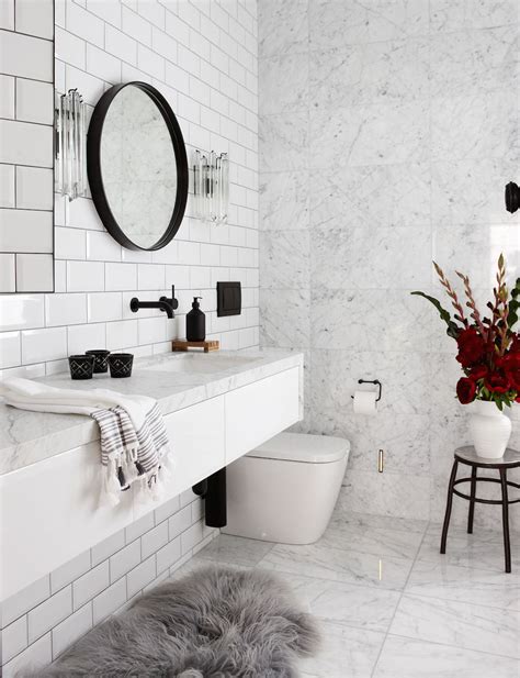 16 Perfect Marble Bathrooms with Black Fixtures