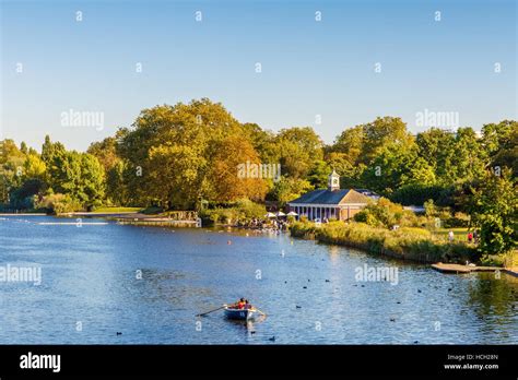 Serpentine lake in Hyde Park, London Stock Photo - Alamy