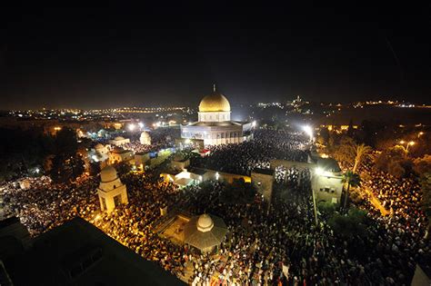 Al Aqsa by Night – Masjid al Aqsa