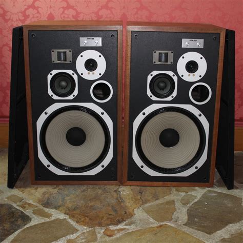 Vintage 200 Watt Pioneer HPM-100 Floor Speakers | EBTH