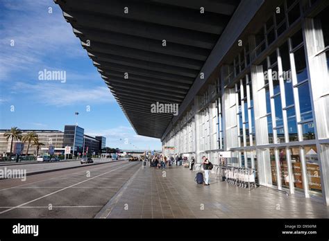 barcelona el prat airport terminal 2 catalonia spain Stock Photo - Alamy