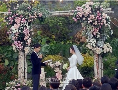 Song Joong Ki & Song Hye Kyo: 'The Wedding Of The Century'