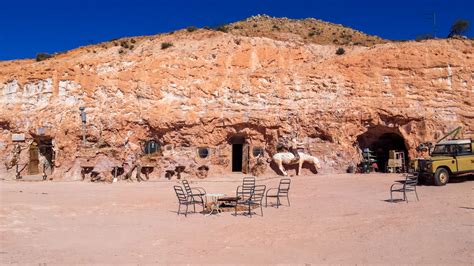 8 Unique Coober Pedy Underground Accommodation (2024)