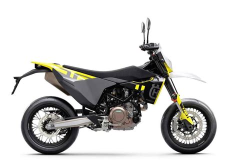 Husqvarna 701 Supermoto (2023), prezzo e scheda tecnica - Moto.it