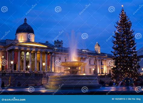 Trafalgar Square in Christmas with Christmas Tree Editorial Image - Image of twilight, trafalgar ...