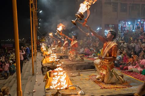 Ganga aarti in Varanasi, India. A devotional ritual that uses fire as an offering. : r/travel