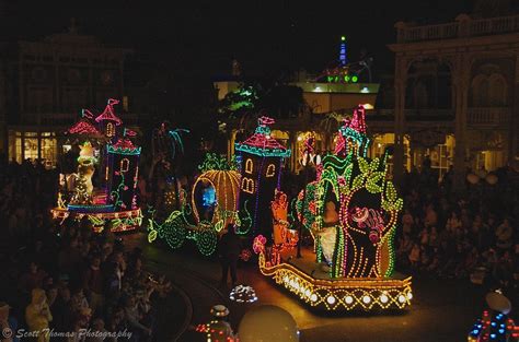 How do You Photograph a Disney Night Parade? | There's a rea… | Flickr