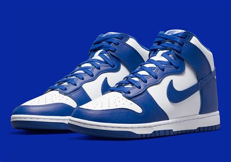 Sale > dunks royal blue > in stock