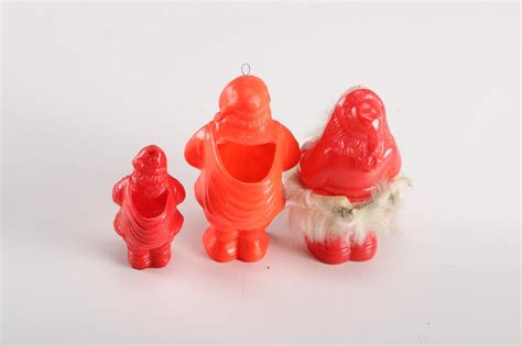 Assorted Santa Figurines | EBTH