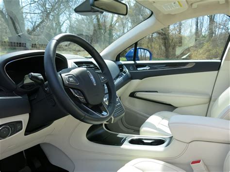 2015 Lincoln MKC: 95 Interior Photos | U.S. News