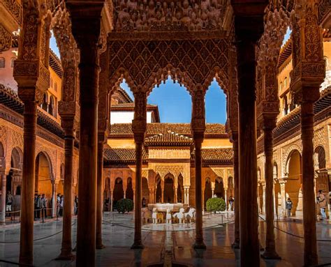 Tentang Alhambra dan Teori Matematika - Jilbabbackpacker